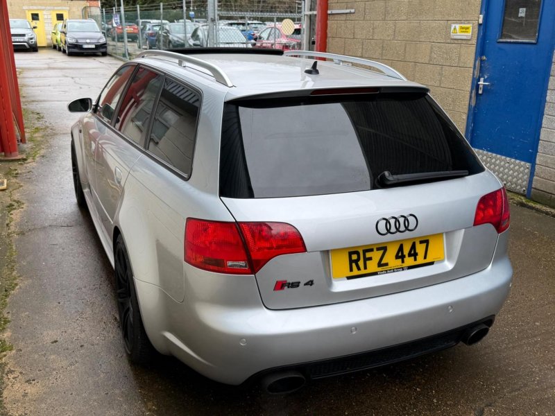 AUDI RS4