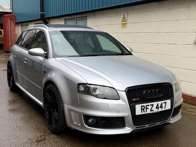 AUDI RS4