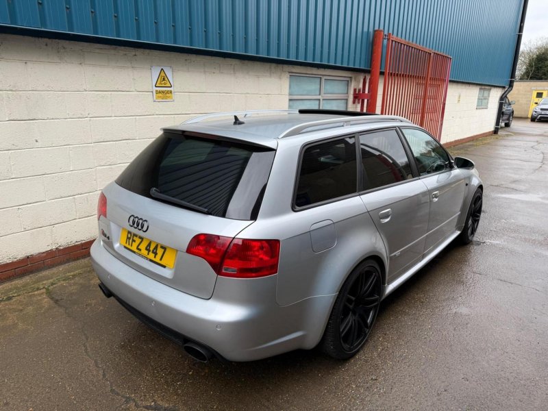 AUDI RS4