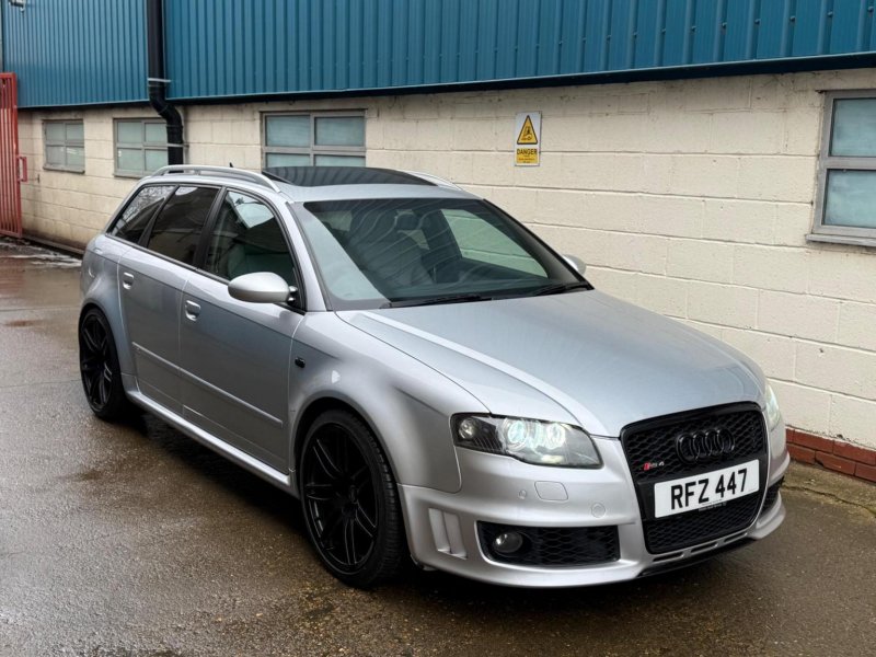 AUDI RS4