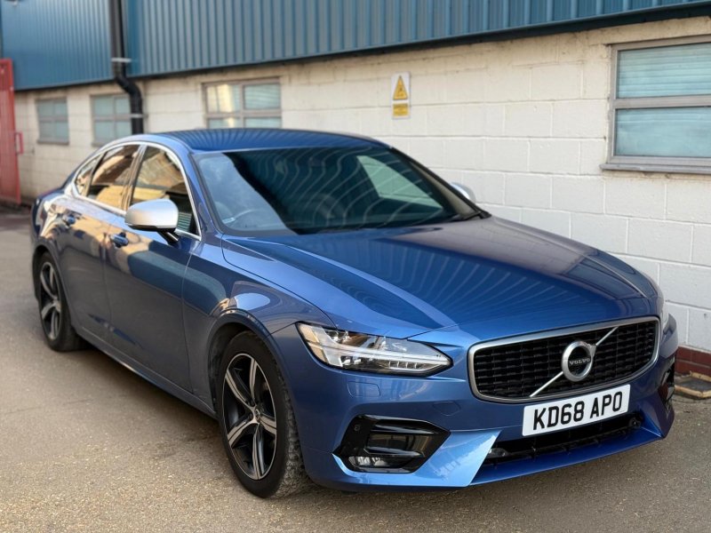 VOLVO S90