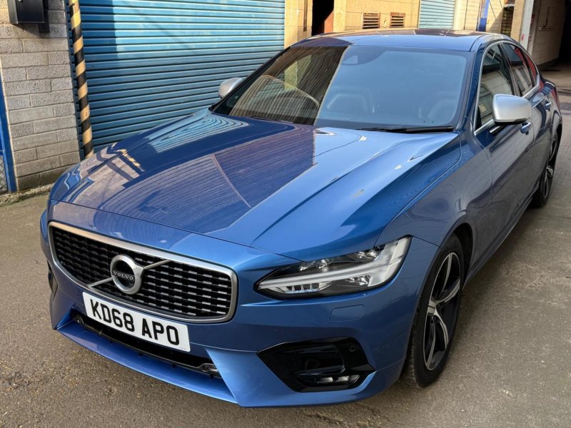 VOLVO S90