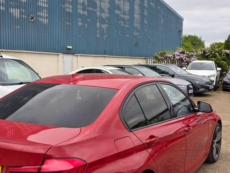 BMW 3 SERIES