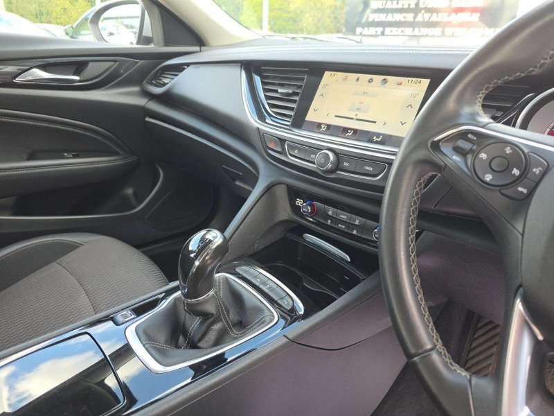 VAUXHALL INSIGNIA