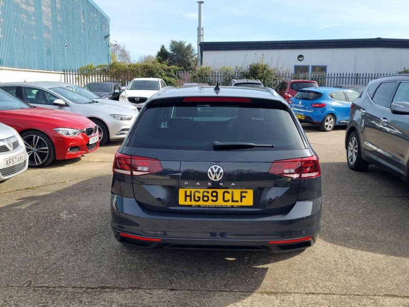 VOLKSWAGEN PASSAT