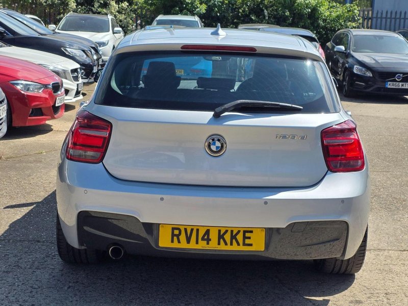 BMW 1 SERIES