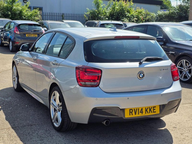 BMW 1 SERIES