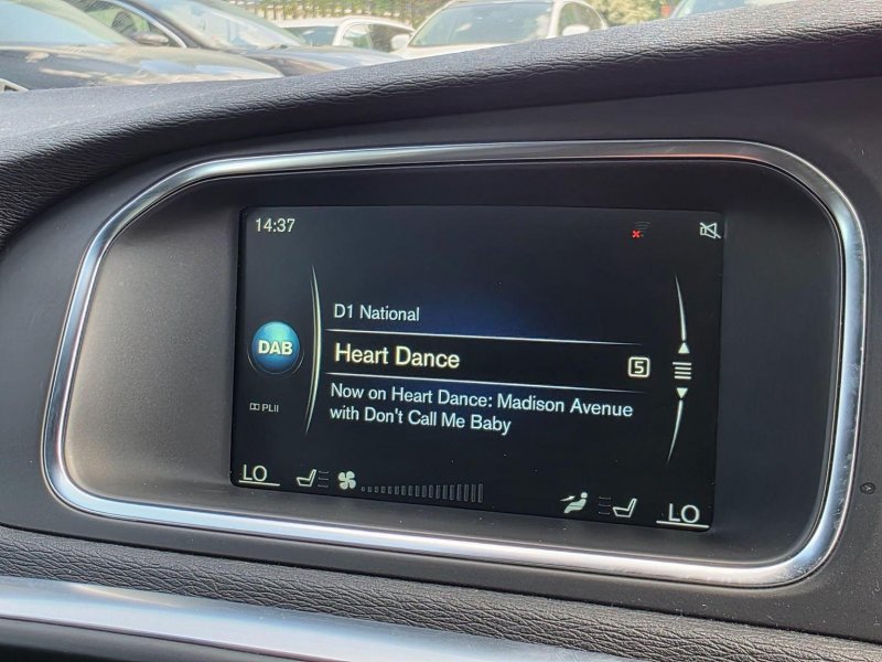 VOLVO V40