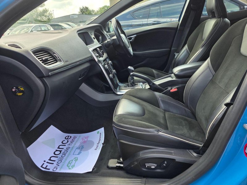 VOLVO V40