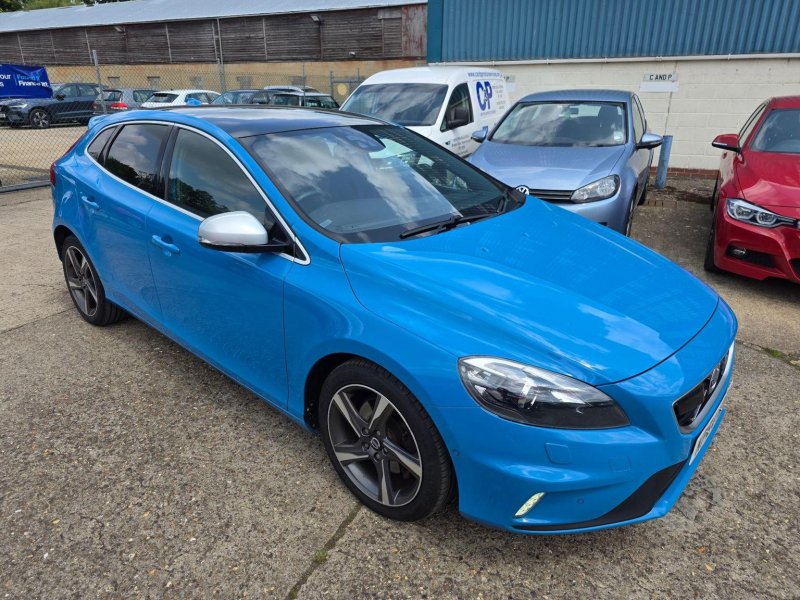VOLVO V40