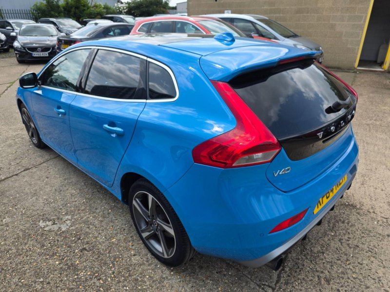 VOLVO V40